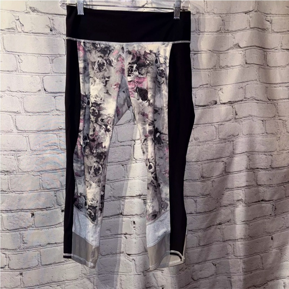 Lululemon If You’re Lucky Crop Leggings Moody Mirage Floral Pink Silver Size 6